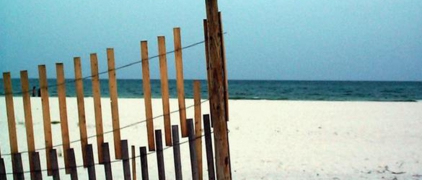 beach-fencing-1457525.jpg